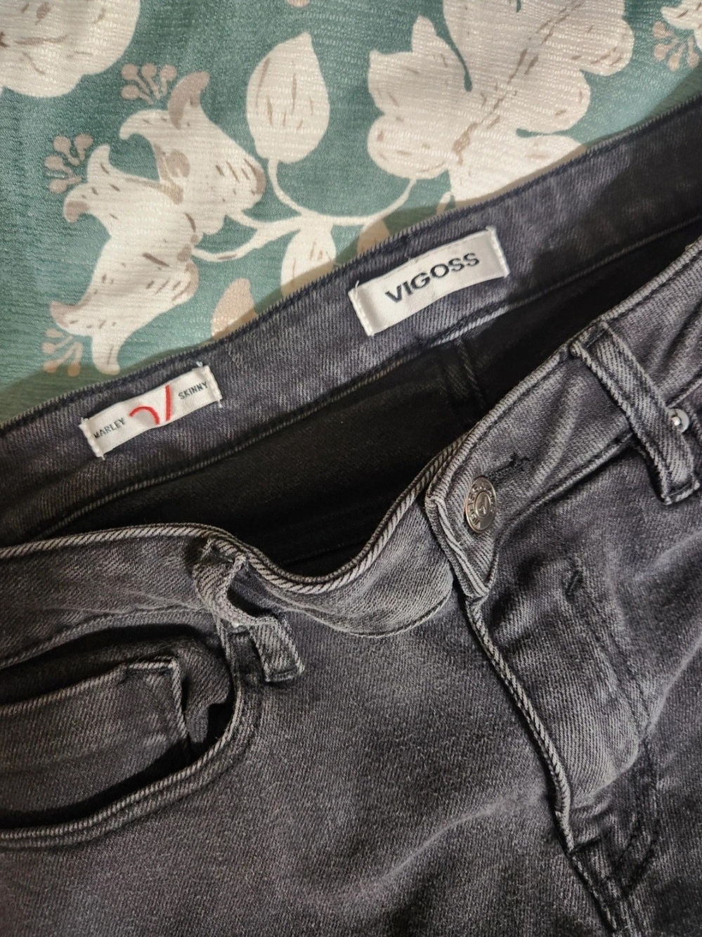 Vigoss Women’s Skinny Jeans in Washed Black
